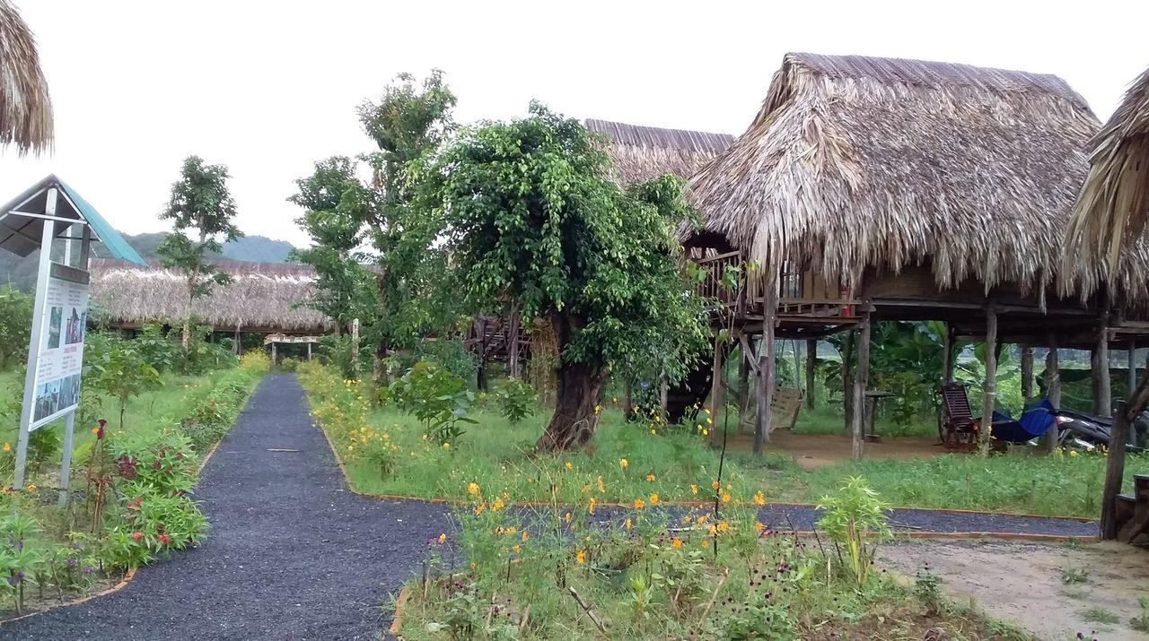 Sunny Field Eco Stilt House Villa Cat Tien Exterior photo