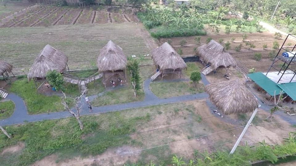 Sunny Field Eco Stilt House Villa Cat Tien Exterior photo